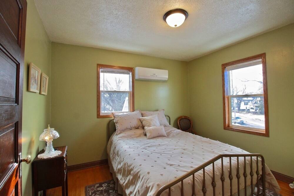Photo of Bedroom in Beloit