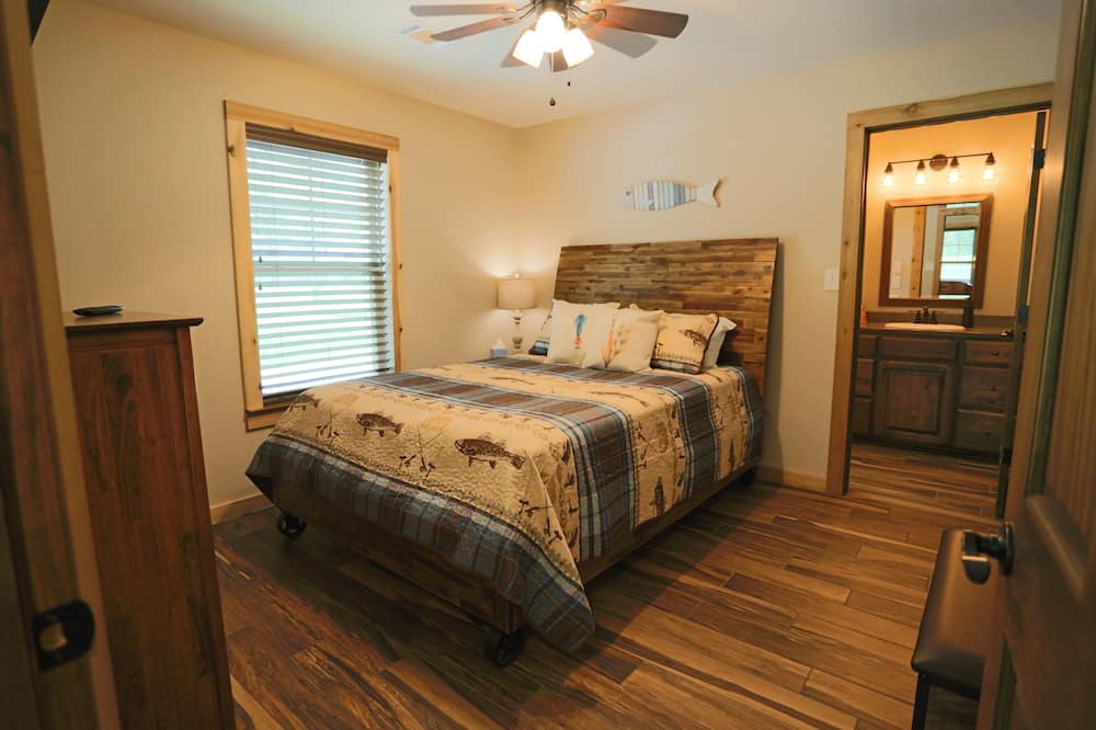 Photo of Bedroom in Heber Springs