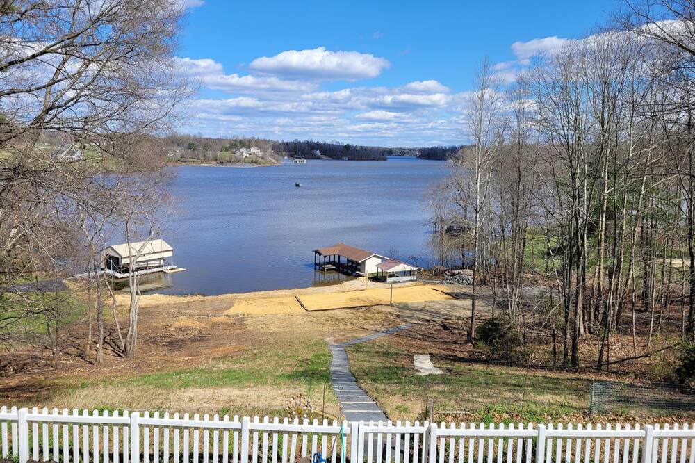 Photo of Others in Louisa