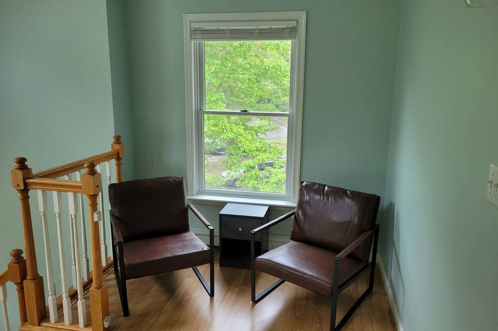 Photo of Livingroom in Louisa