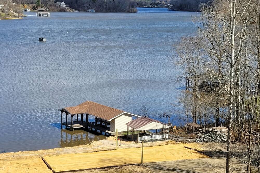Photo of Others in Louisa
