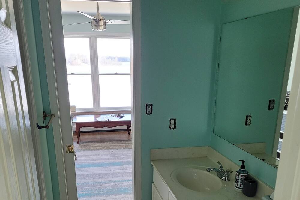 Photo of Bathroom in Louisa
