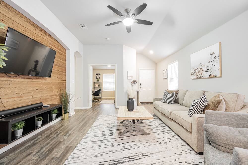 Photo of Livingroom in Bedford