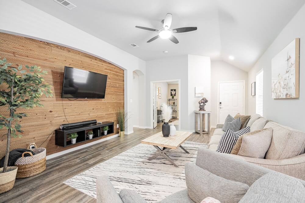 Photo of Livingroom in Bedford