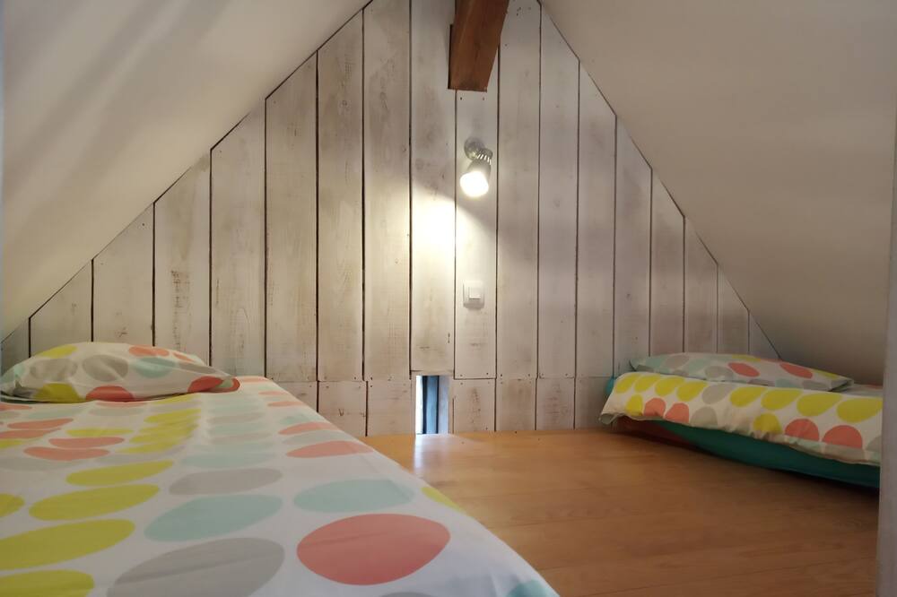 Photo of Bedroom in Mentheville