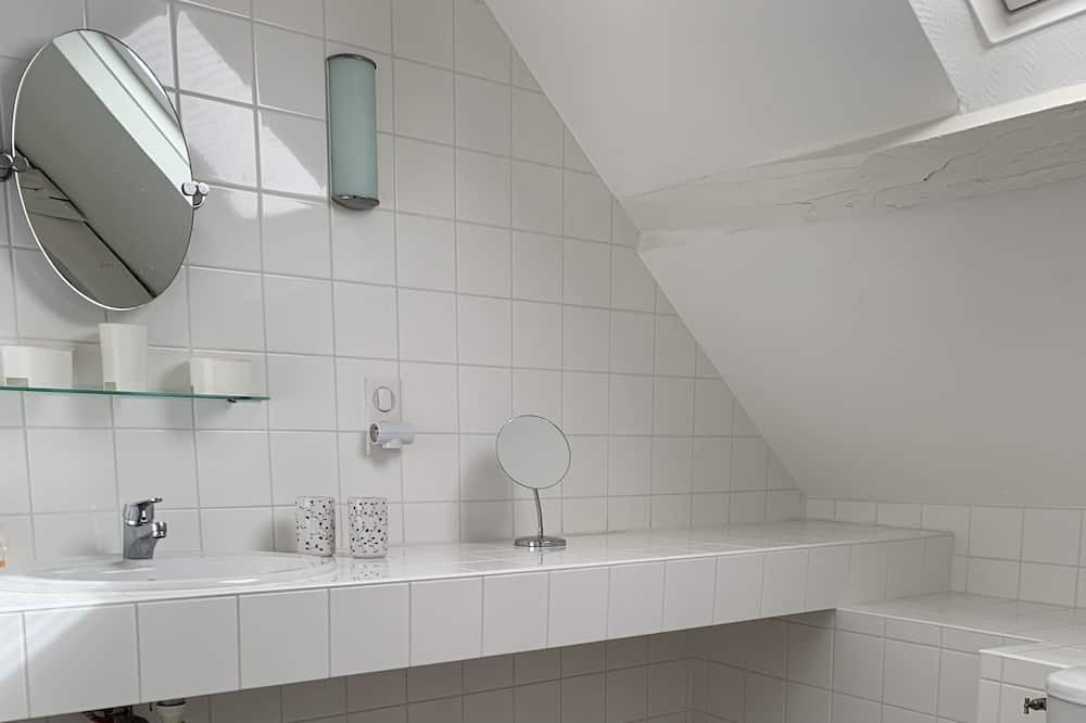 Photo of Bathroom in Savigny-le-Vieux
