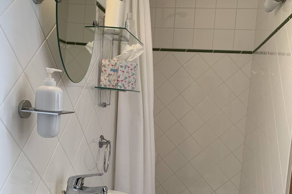 Photo of Bathroom in Savigny-le-Vieux