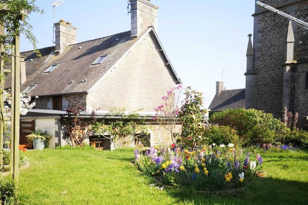Photo of Outdoor in Savigny-le-Vieux