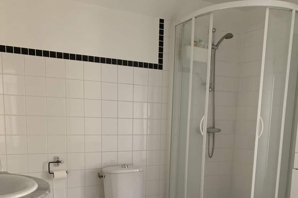Photo of Bathroom in Savigny-le-Vieux