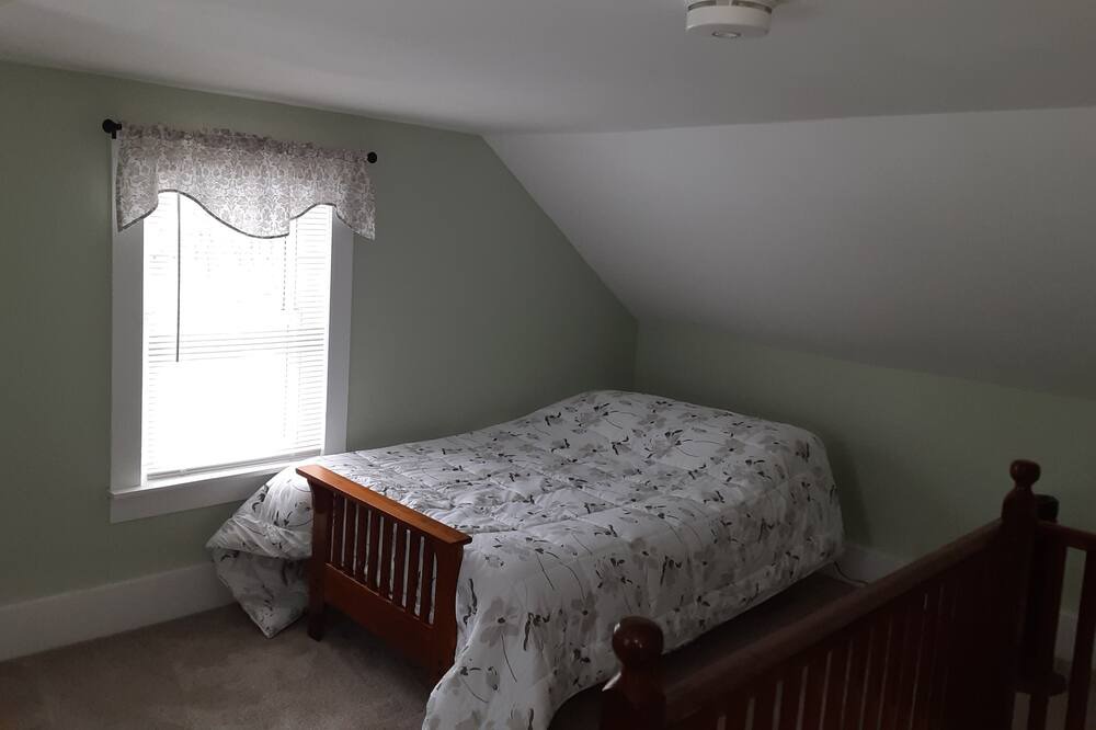Photo of Bedroom in Newfield