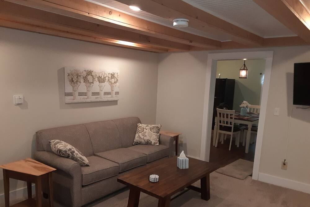 Photo of Livingroom in Newfield