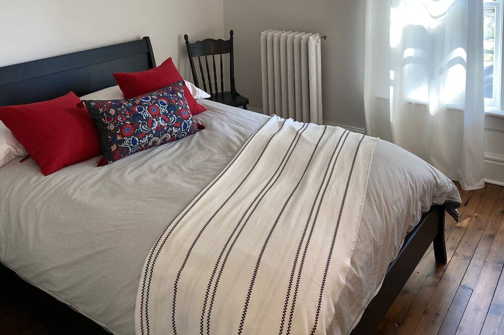 Photo of Bedroom in Kincardine