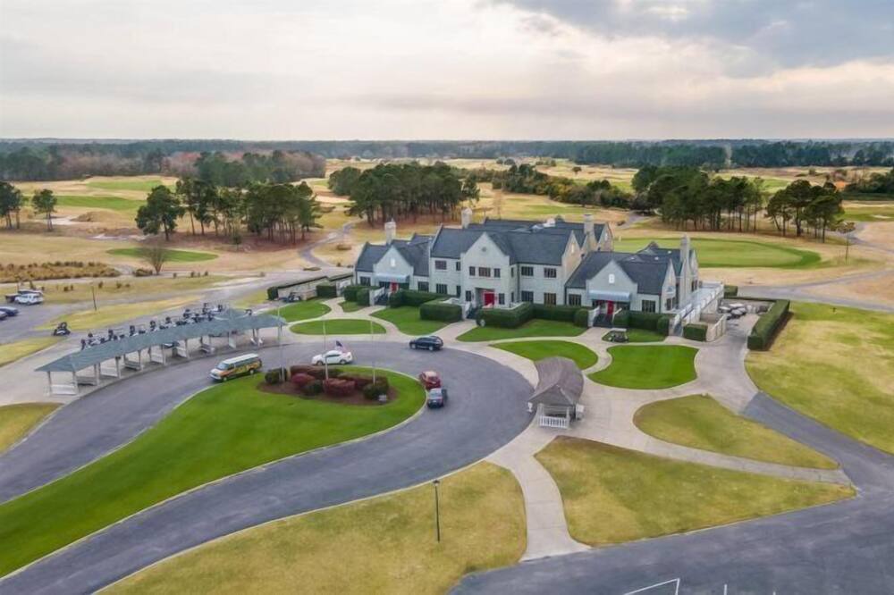 Photo of Outdoor in Red Hill