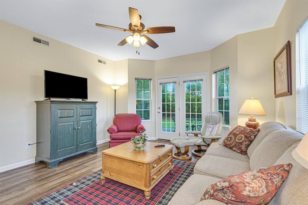 Photo of Outdoor in Red Hill