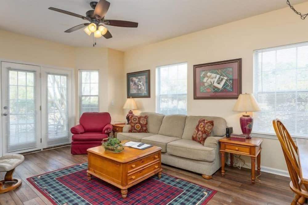 Photo of Outdoor in Red Hill