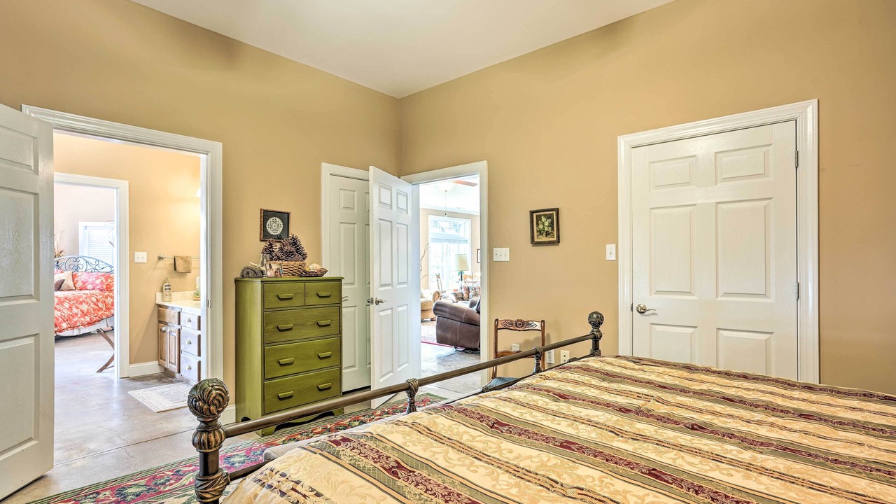 Photo of Others in Centre