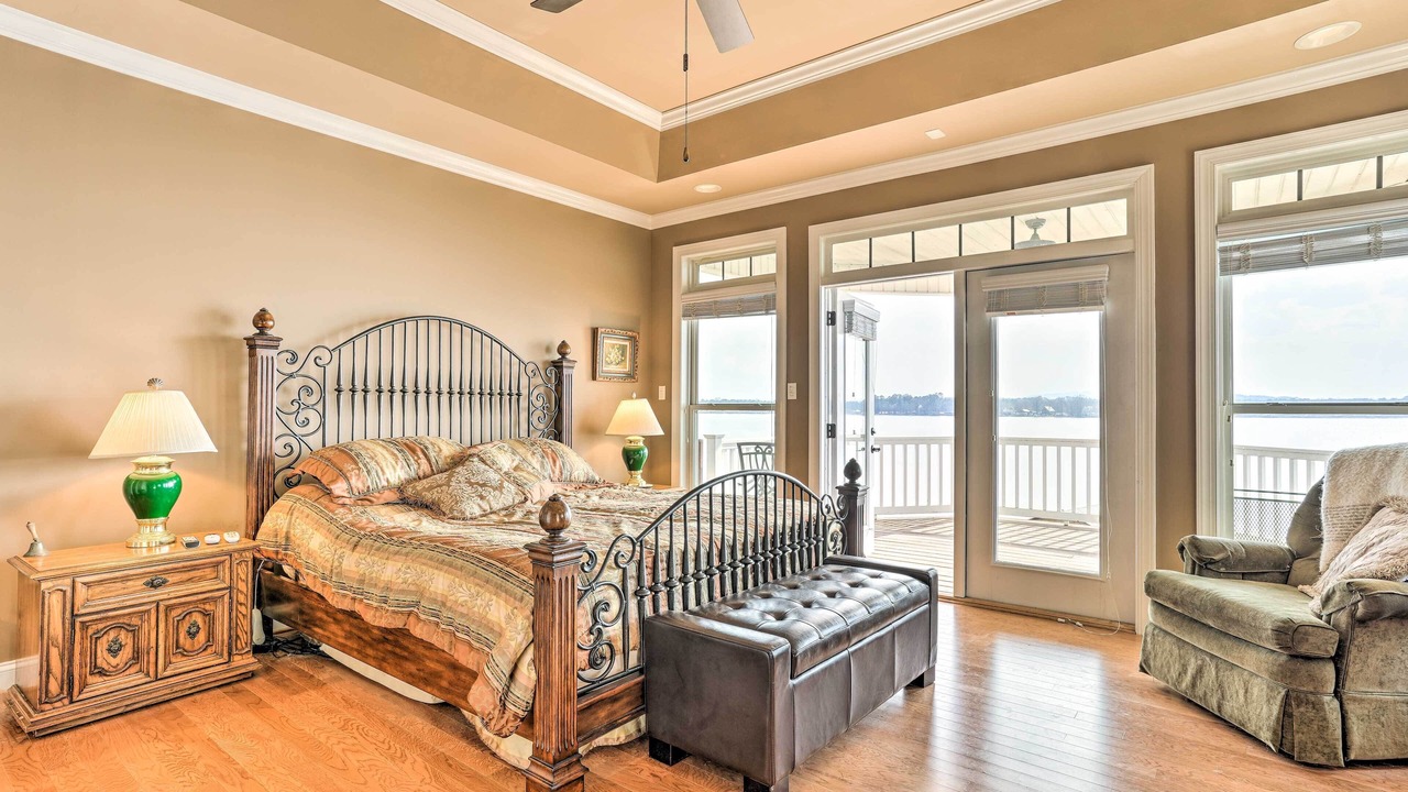 Photo of Others in Centre