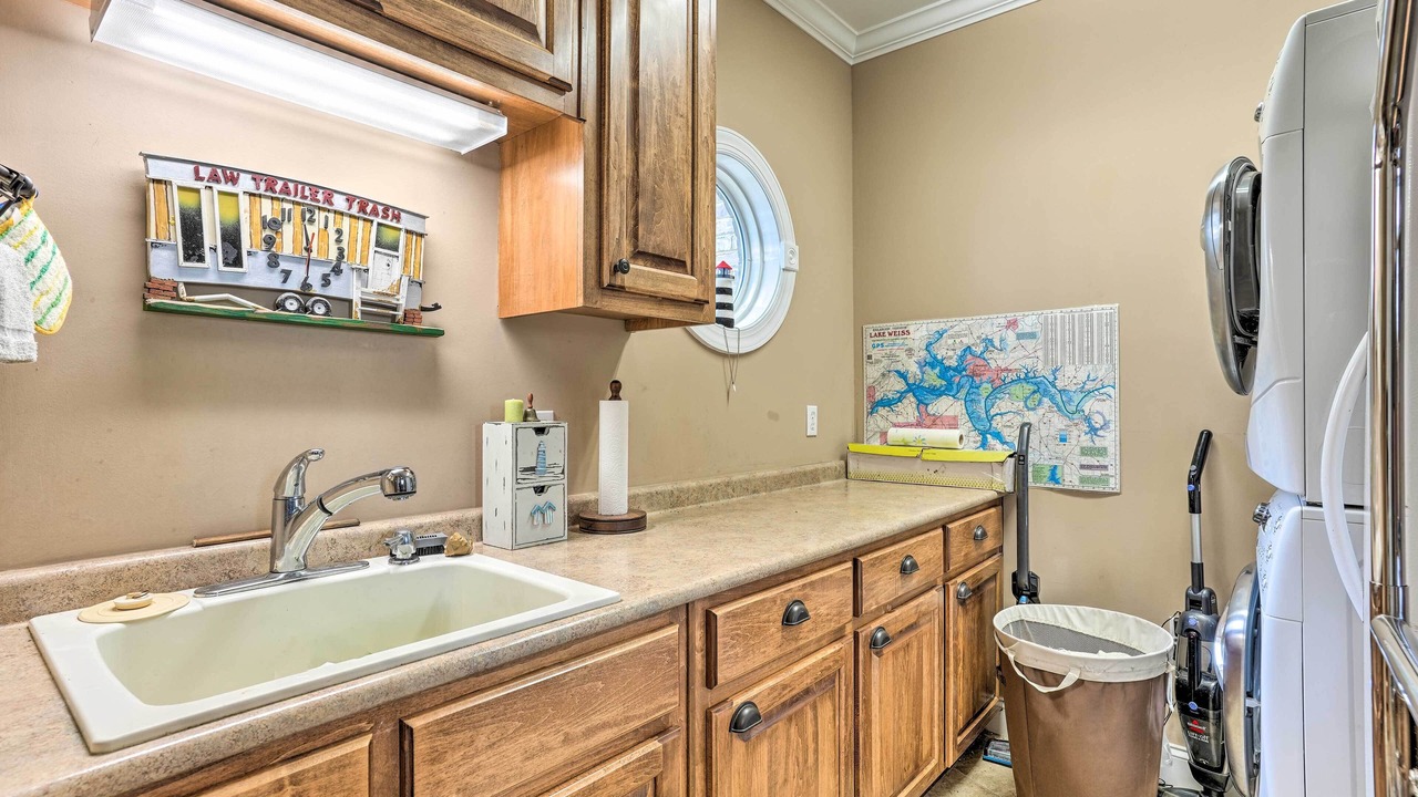 Photo of Others in Centre