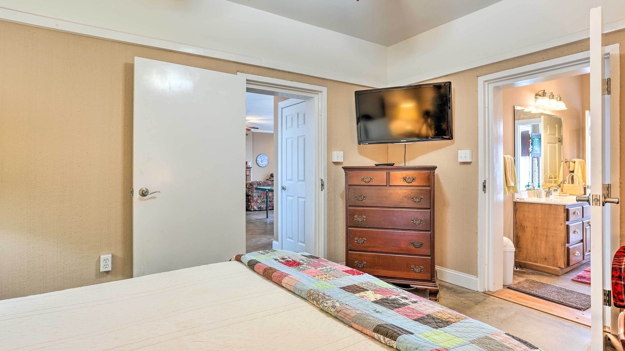 Photo of Others in Centre