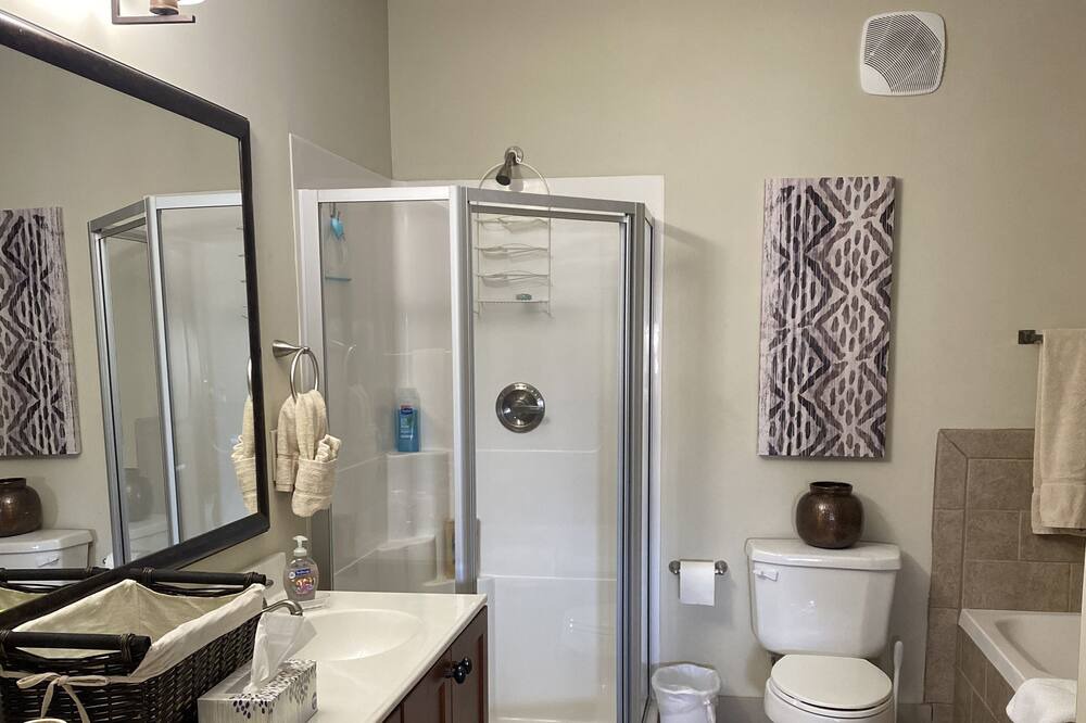 Photo of Bathroom in Talladega