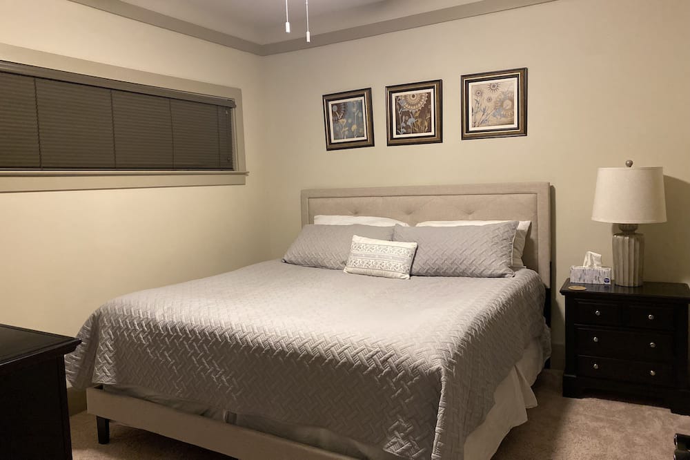 Photo of Bedroom in Talladega