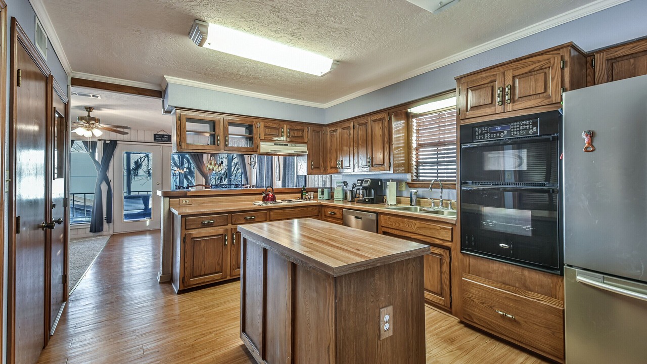 Photo of Kitchen in Pointblank