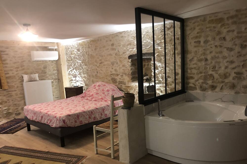 Photo of Bathroom in Rousson