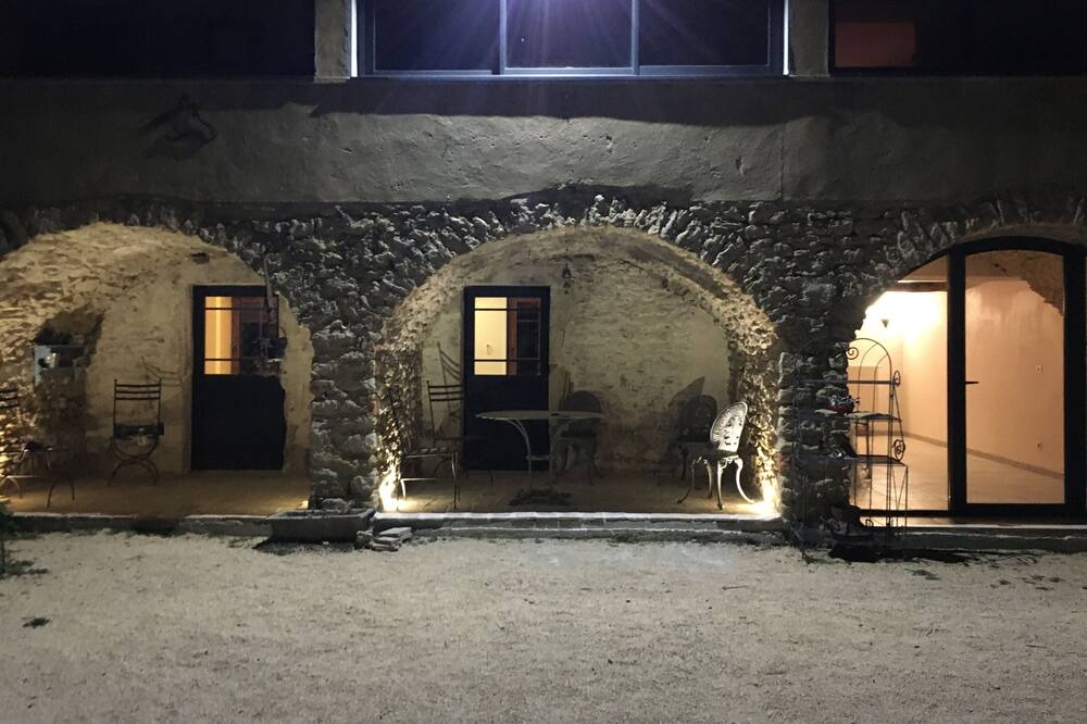 Photo of Outdoor in Rousson