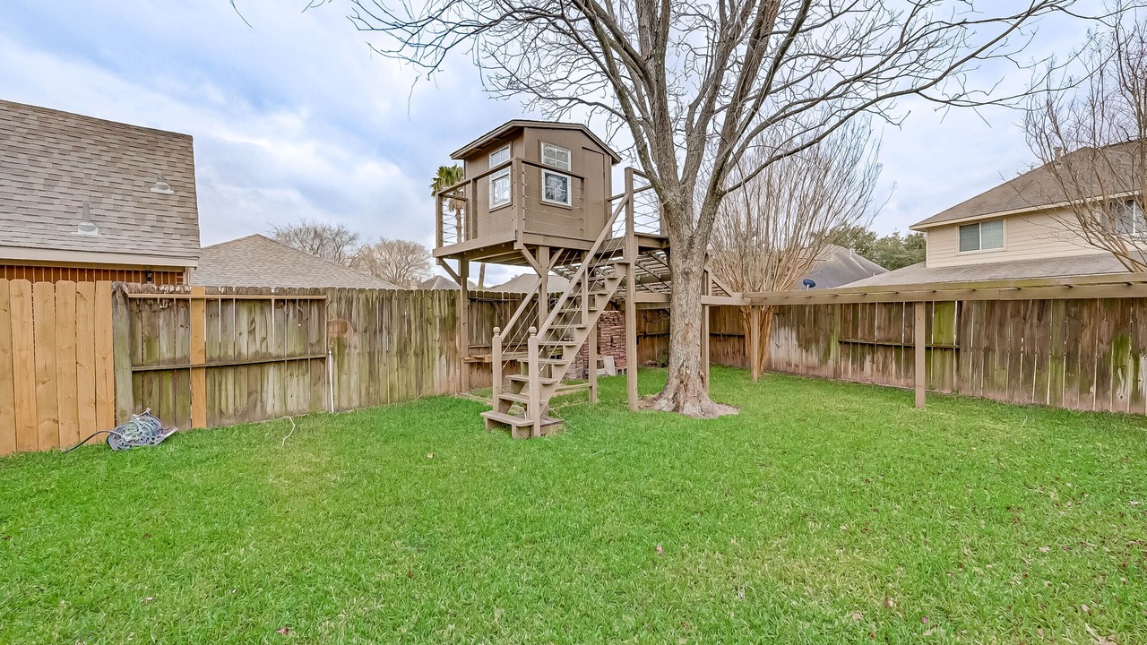 Photo of Outdoor in FM 1960