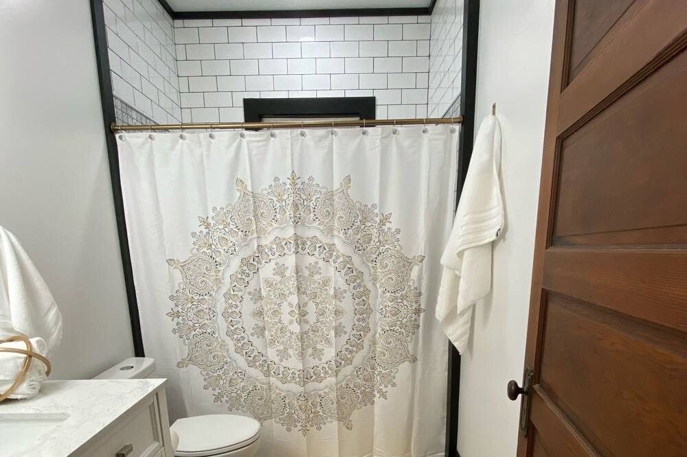 Photo of Bathroom in Middlesboro