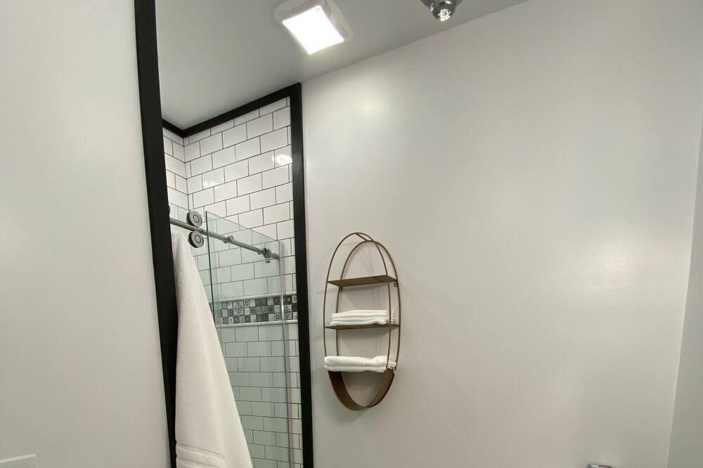 Photo of Bathroom in Middlesboro