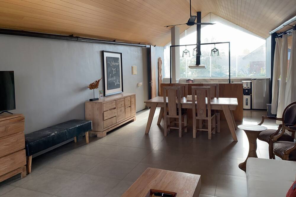 Photo of Livingroom in Kampial