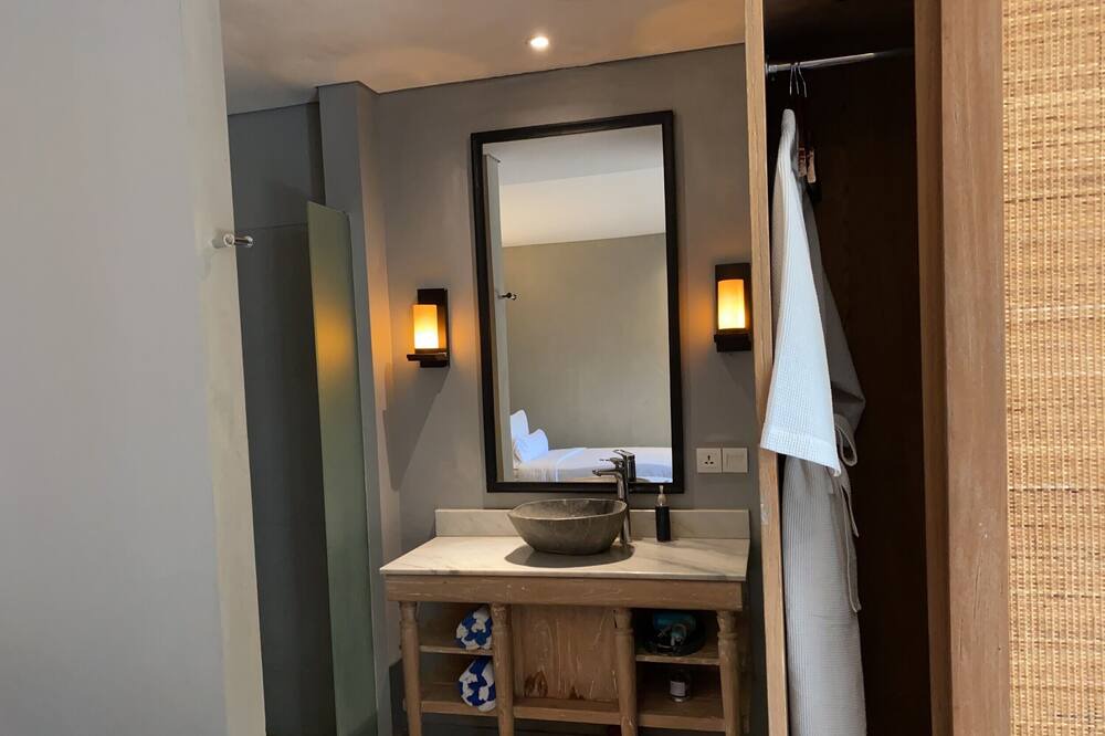 Photo of Bathroom in Kampial