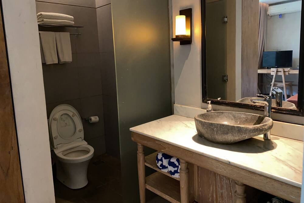 Photo of Bathroom in Kampial