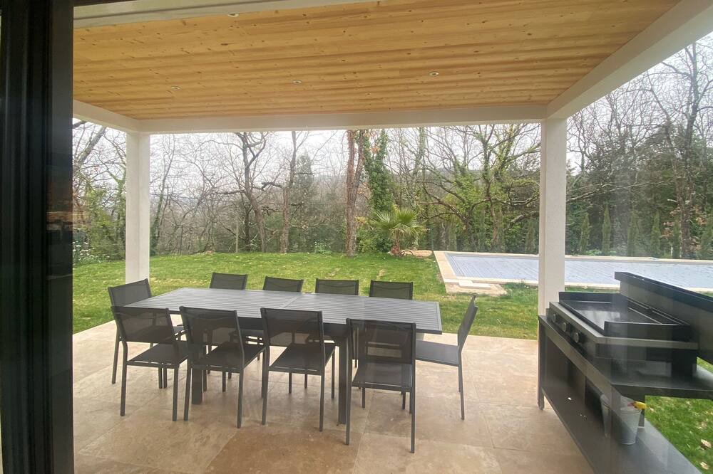 Photo of Patio Balcony in Neoules
