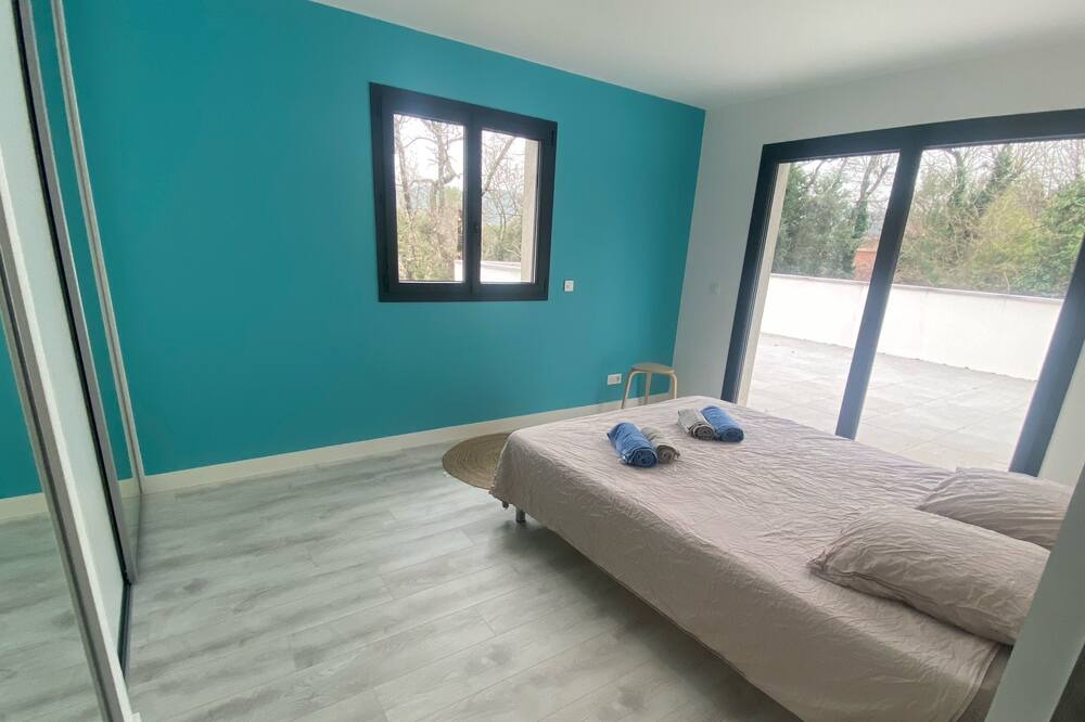 Photo of Bedroom in Neoules