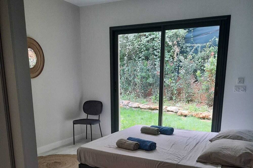 Photo of Bedroom in Neoules