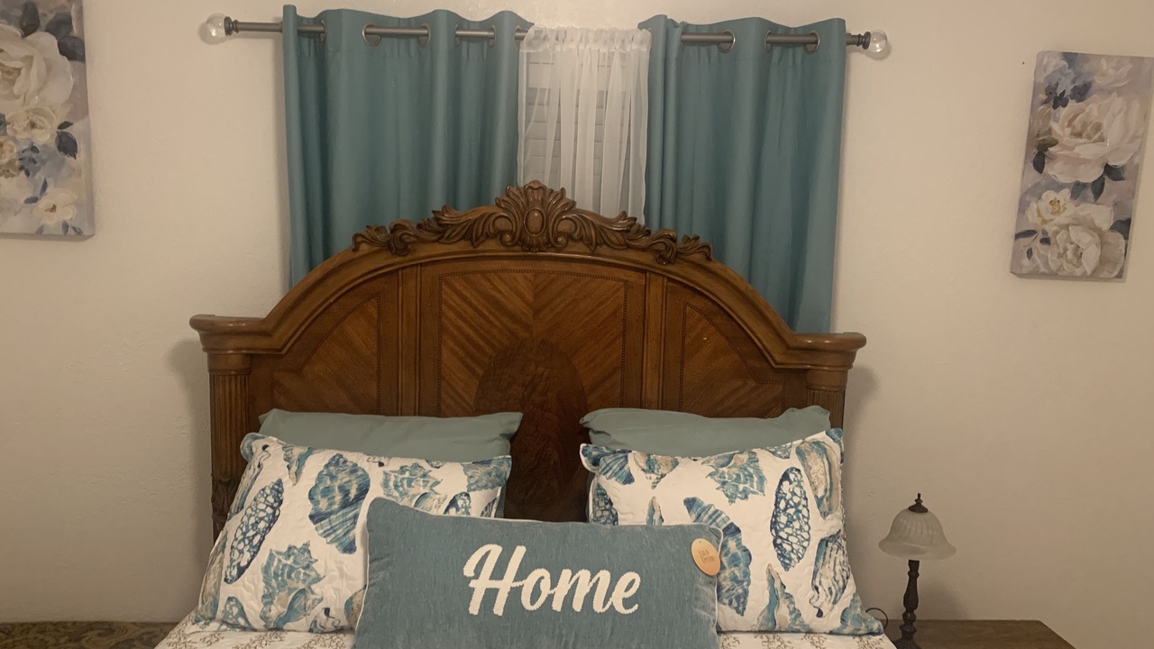 Photo of Bedroom in Oakland Park