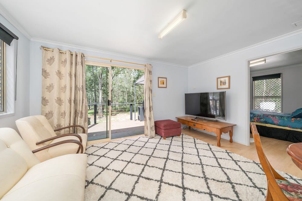 Photo of Livingroom in South Maclean