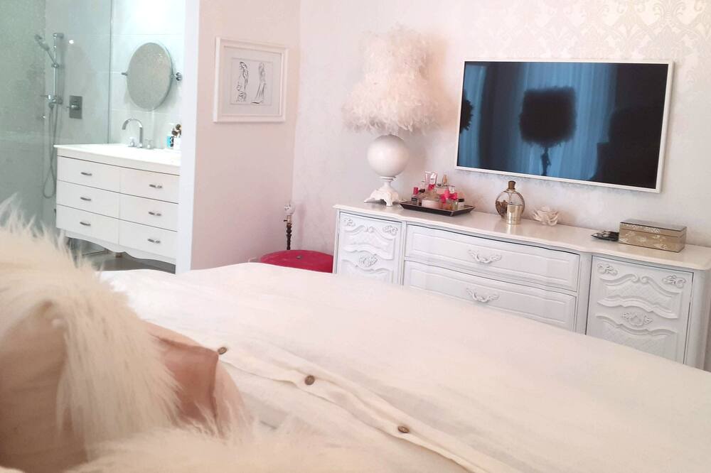Photo of Bedroom in Lac-Brome