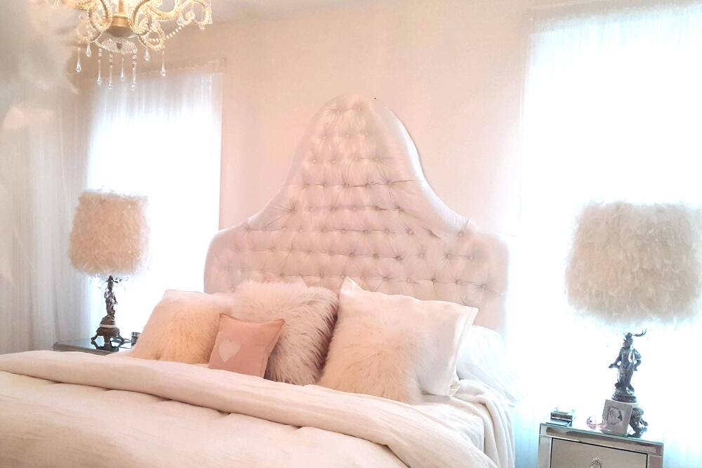Photo of Bedroom in Lac-Brome