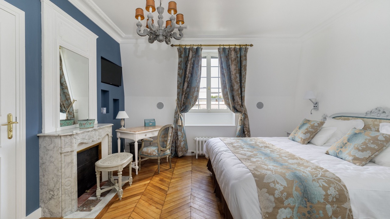 Photo of Bedroom in Asnieres-sur-Seine