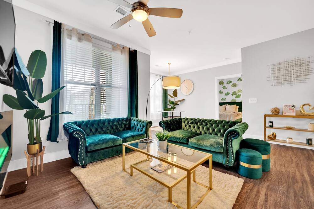 Photo of Livingroom in Northeast Raleigh