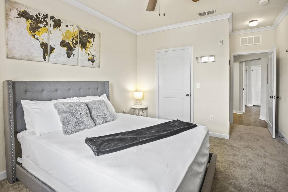 Photo of Bedroom in Deerwood