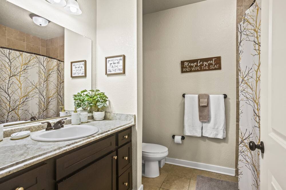 Photo of Bathroom in Deerwood