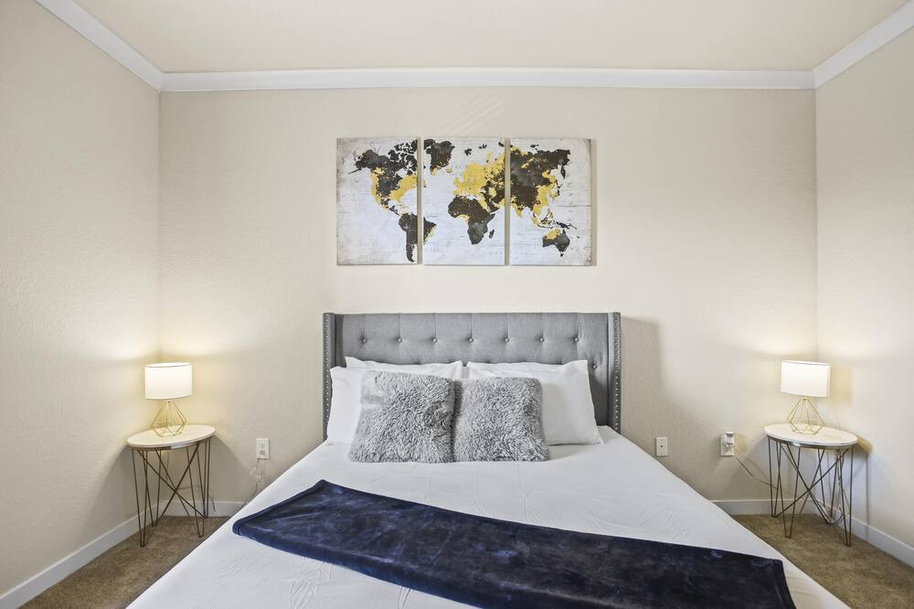 Photo of Bedroom in Deerwood