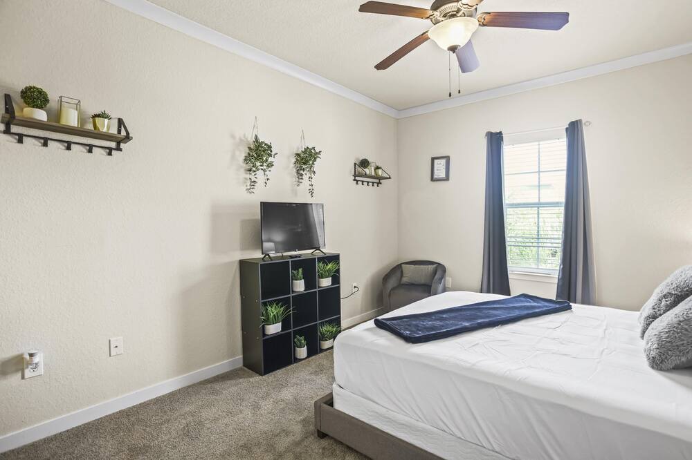 Photo of Bedroom in Deerwood