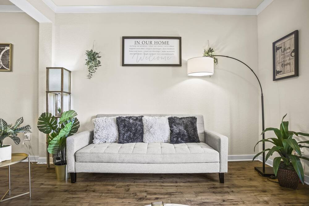 Photo of Livingroom in Deerwood