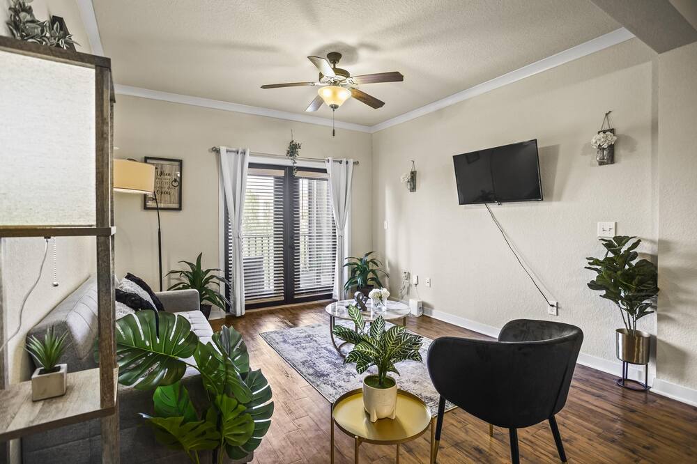Photo of Livingroom in Deerwood
