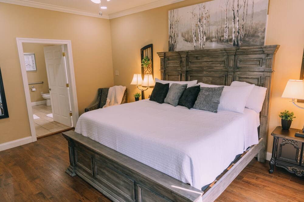 Photo of Bedroom in Downtown